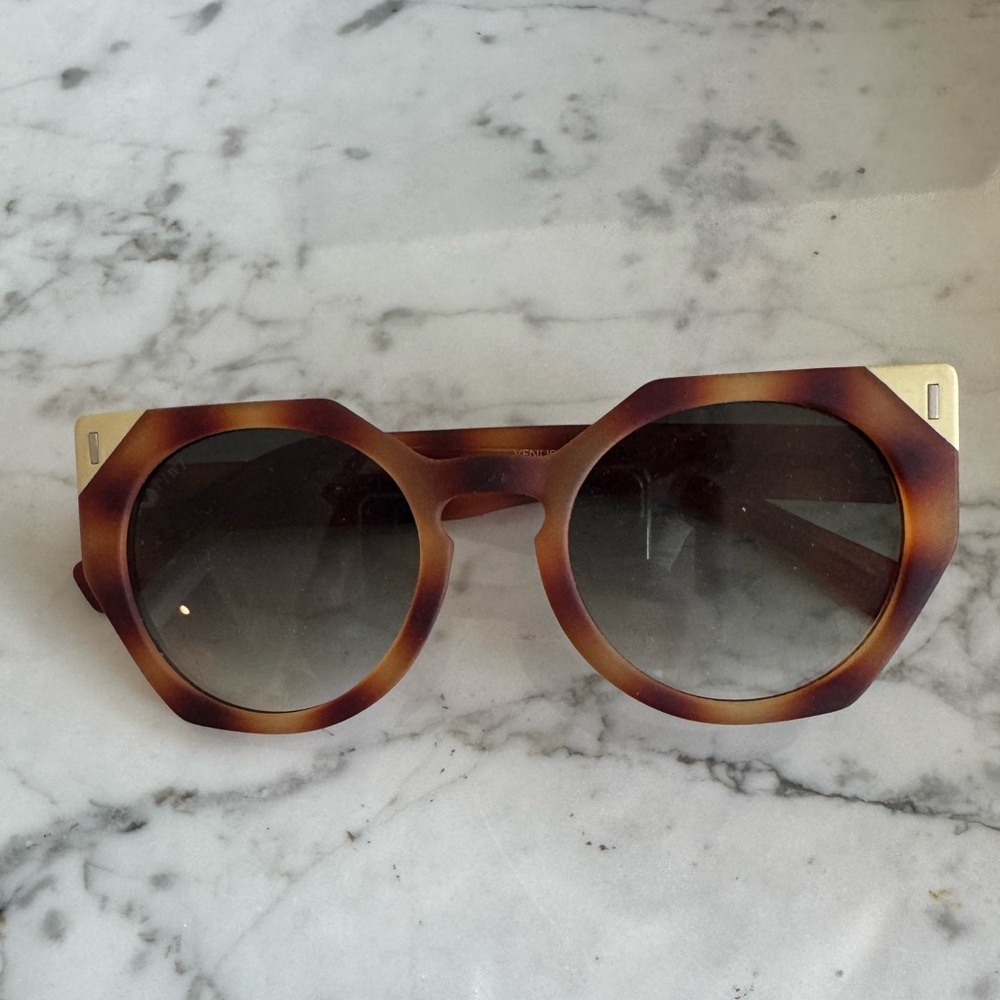 TIWI Tortoise Shell Sunglasses